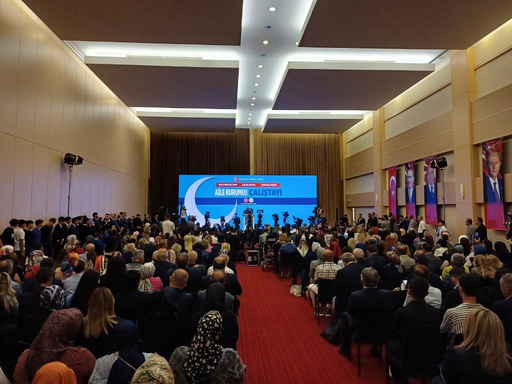 MHP'NİN "AİLE KURUMU ÇALIŞTAYI" TAMAMLANDI