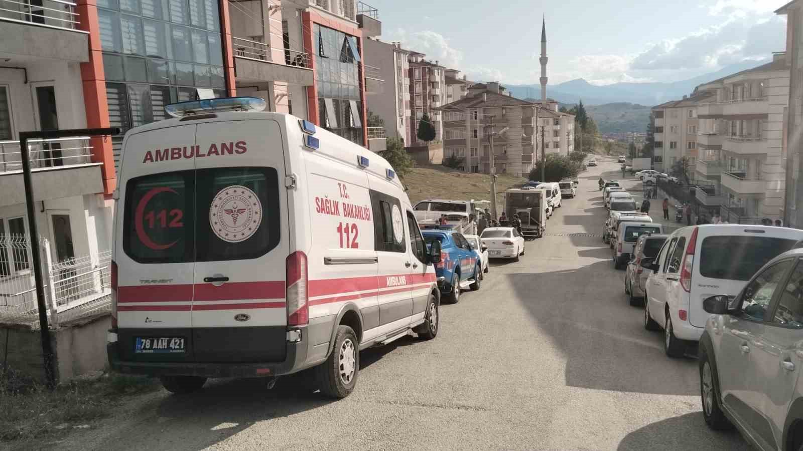 İzinli Astsubay Evinde Ölü Bulundu