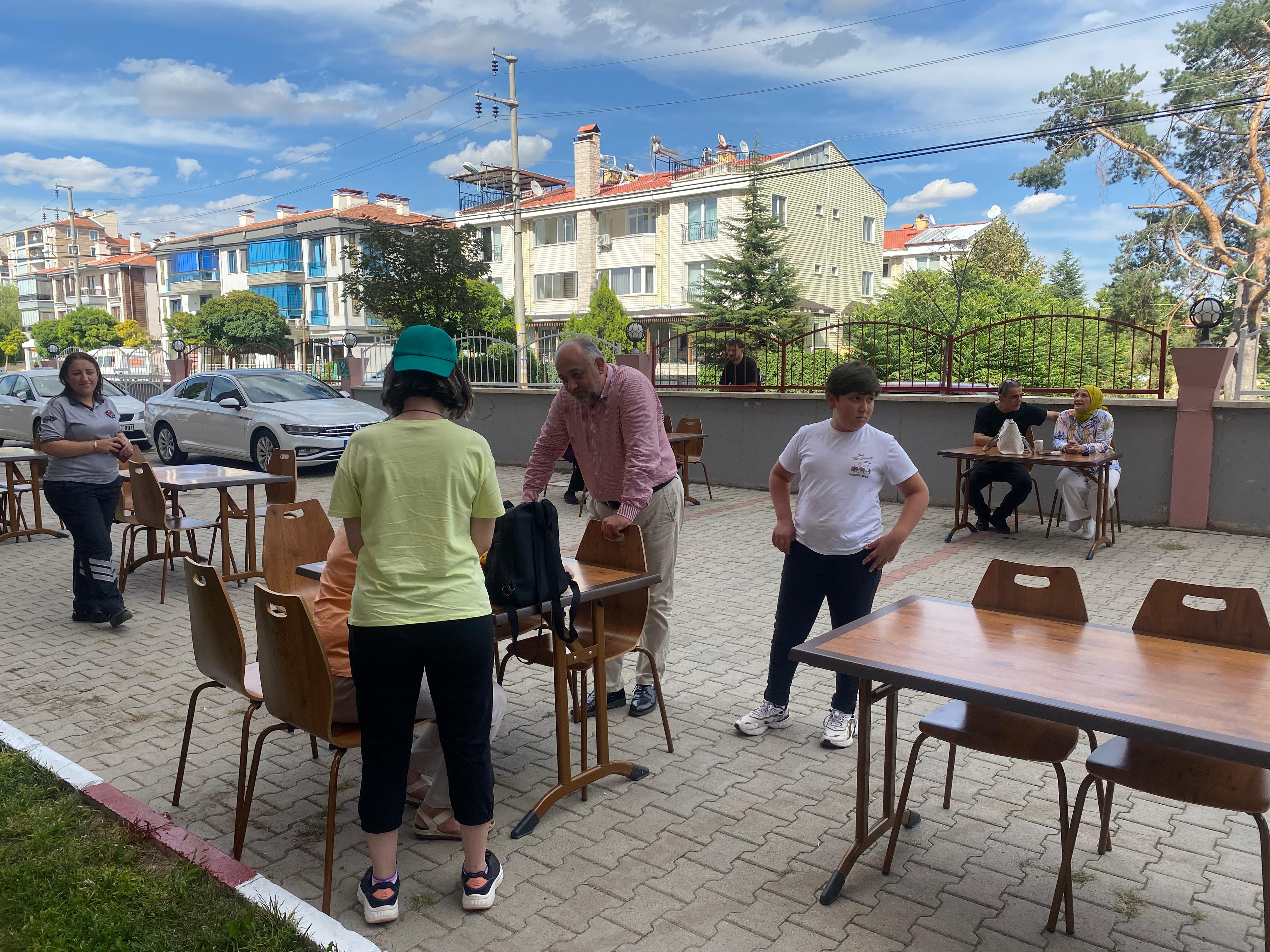 Öğrenci Dostu Müdür Takdir Topladı
