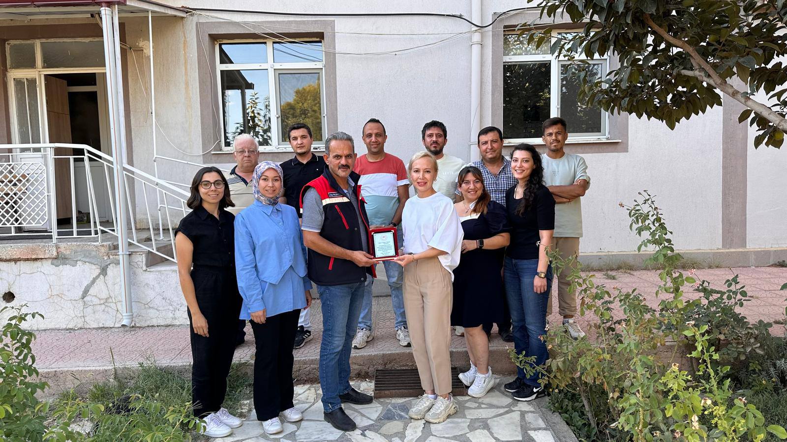 Sevilen Mühendis İlçeye Veda Etti Başmakçı İlçe Tarım Müdürlüğü Yemekte Bir Araya Geldi