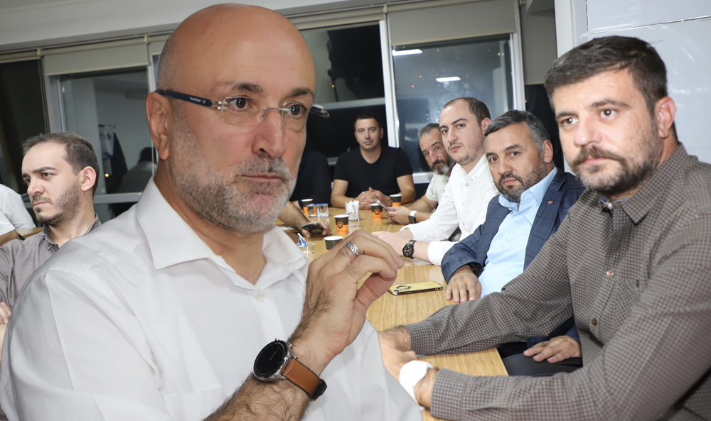 Partisinin Tabanına Kulak Veriyor Vatandaşının Derdiyle Dertleniyor