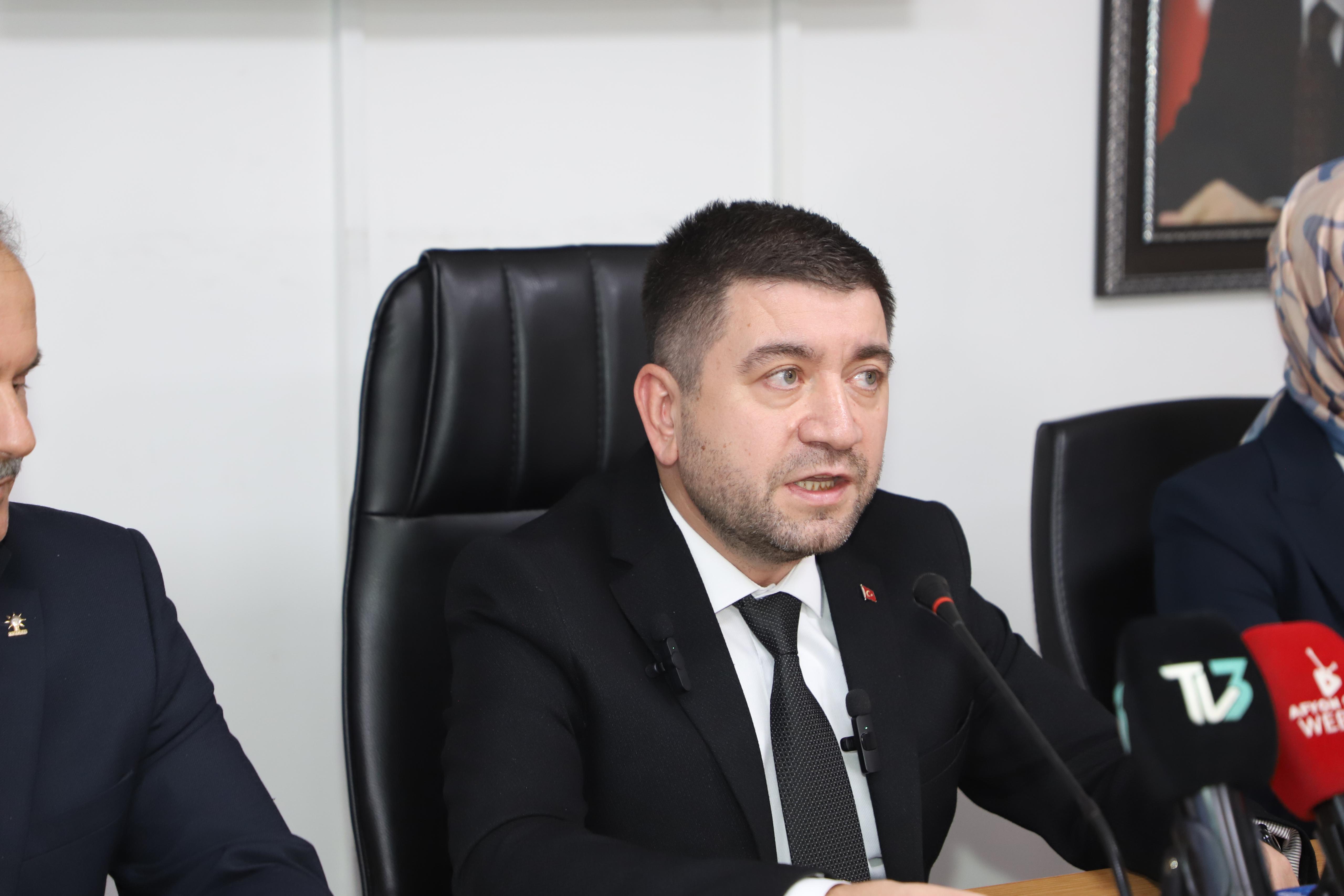 AK PARTİ'Lİ SEVİM:  "BAŞKAN KÖKSAL, HER FIRSATTA BİZİ SUÇLAMAK YERİNE SÖZLERİNİ YERİNE GETİRSİN"