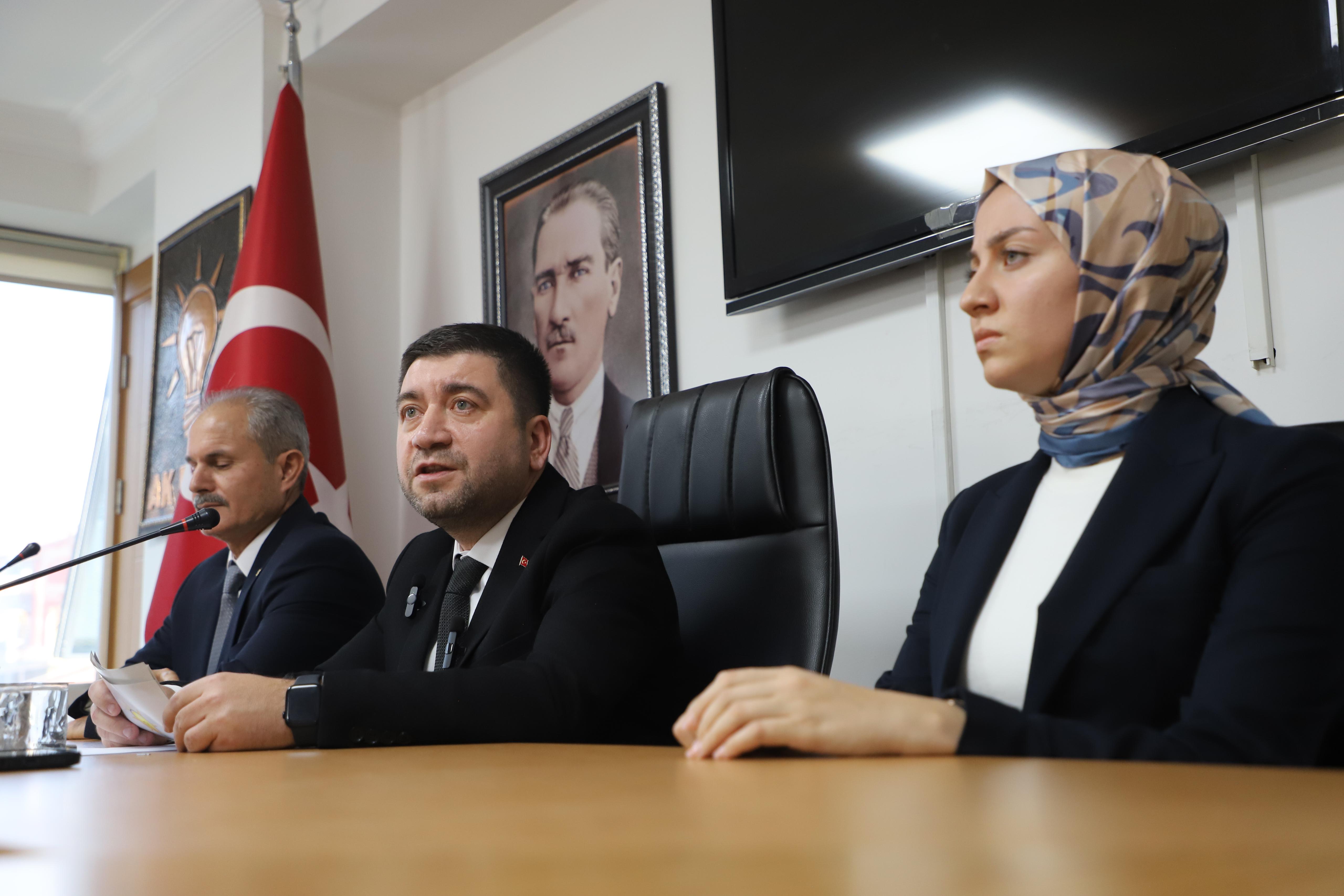 AK PARTİ'Lİ SEVİM:  "BAŞKAN KÖKSAL, HER FIRSATTA BİZİ SUÇLAMAK YERİNE SÖZLERİNİ YERİNE GETİRSİN"