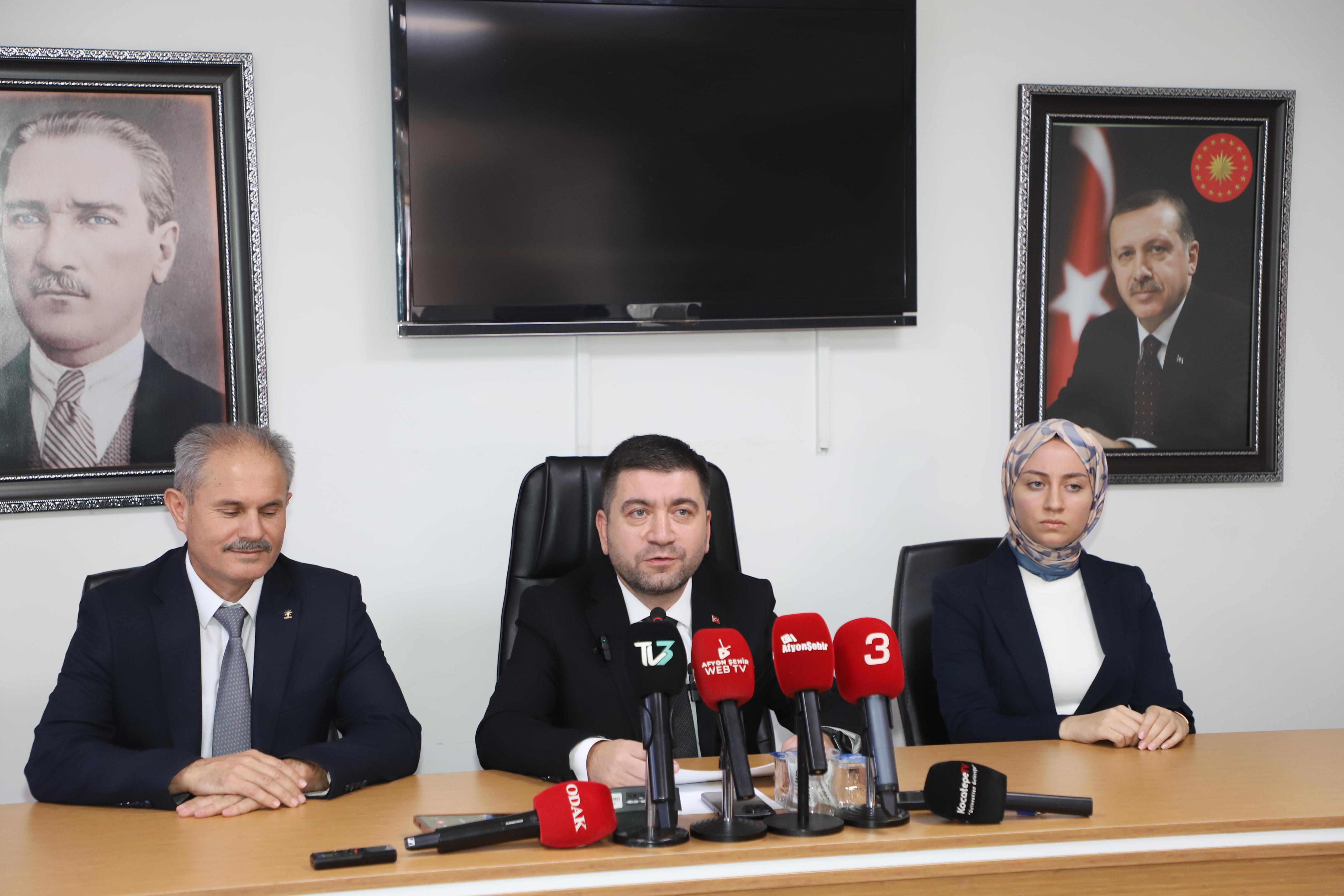 AK PARTİ'Lİ SEVİM:  "BAŞKAN KÖKSAL, HER FIRSATTA BİZİ SUÇLAMAK YERİNE SÖZLERİNİ YERİNE GETİRSİN"