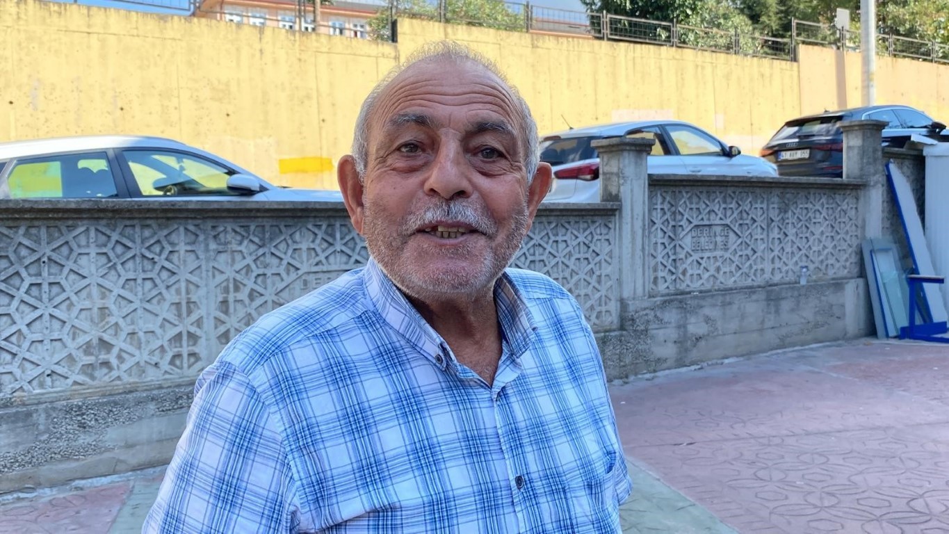Otomobil BİM'e daldı: Vatandaş çekiliş var sandı!