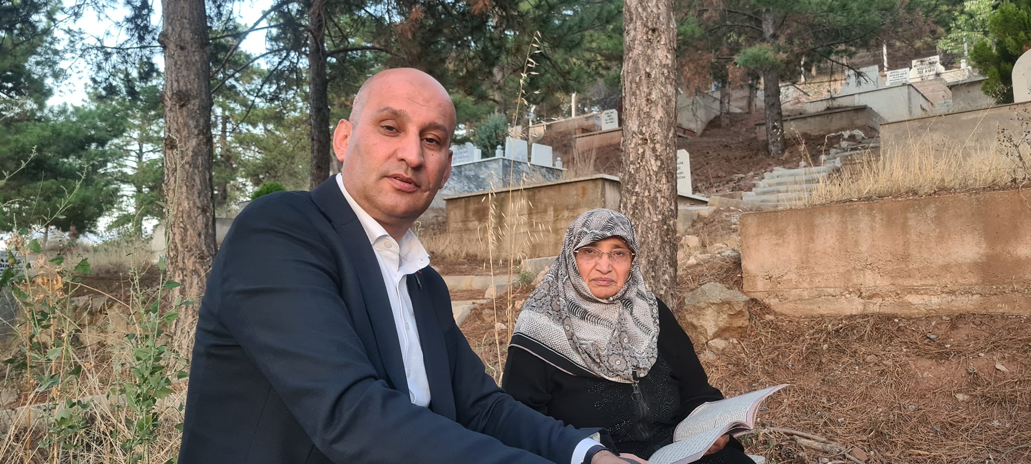 Bir Evlat Edasıyla Yaklaşıyor Şehit Annesinin Ellerini Öptü Duasını Aldı
