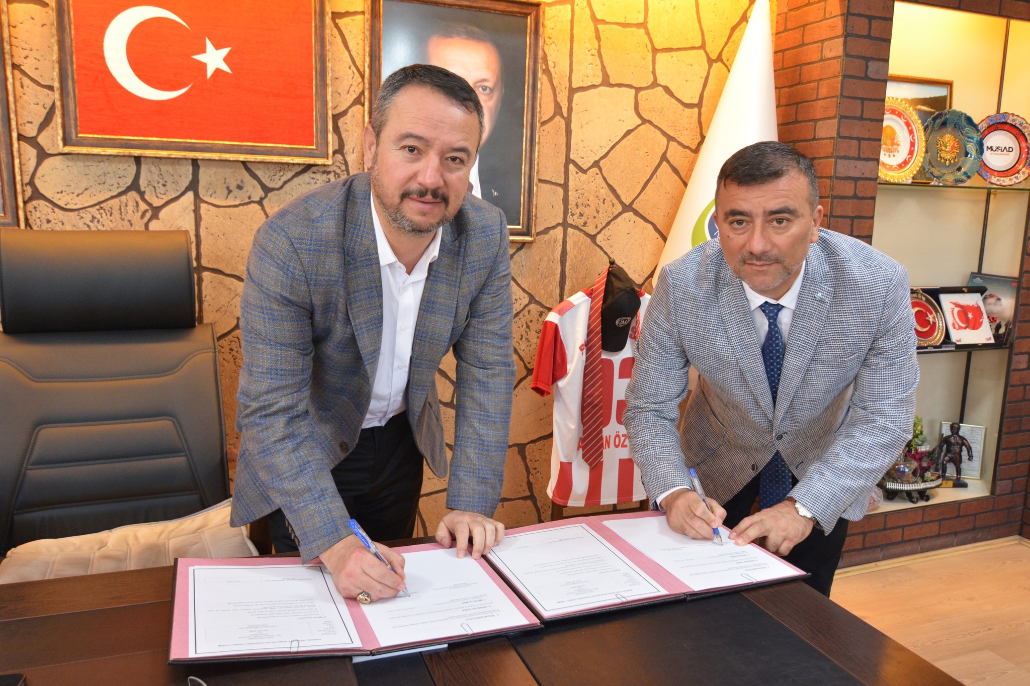 İŞKUR ve Sandıklı Belediyesi Arasında İşbirliği Protokolü İmzalandı