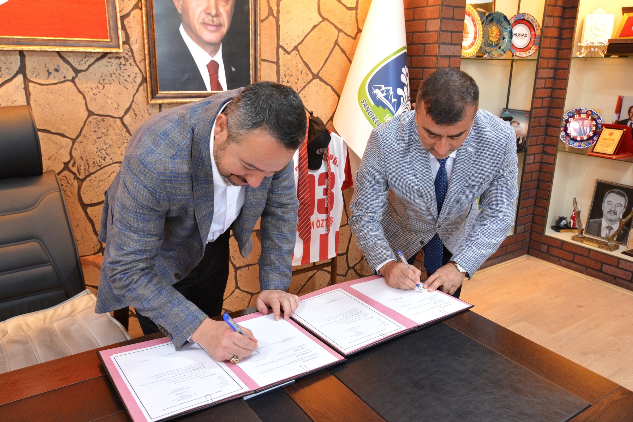 İŞKUR ve Sandıklı Belediyesi Arasında İşbirliği Protokolü İmzalandı
