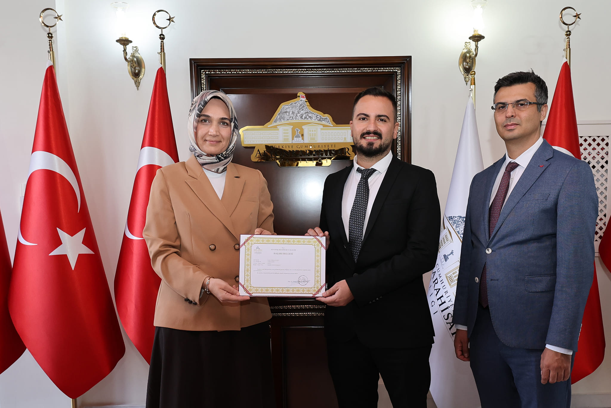 CİMER'den Takdir Edilen Kamu Personeline Vali Yiğitbaşı'ndan Başarı Belgesi
