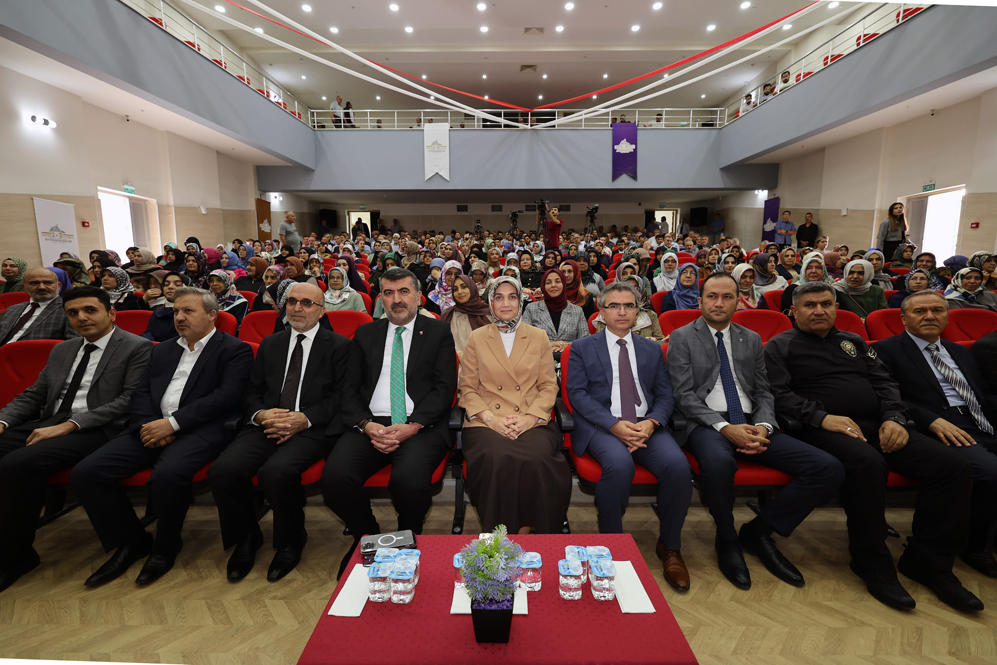 VALİ YİĞİTBAŞI KONFERANSA KATILDI