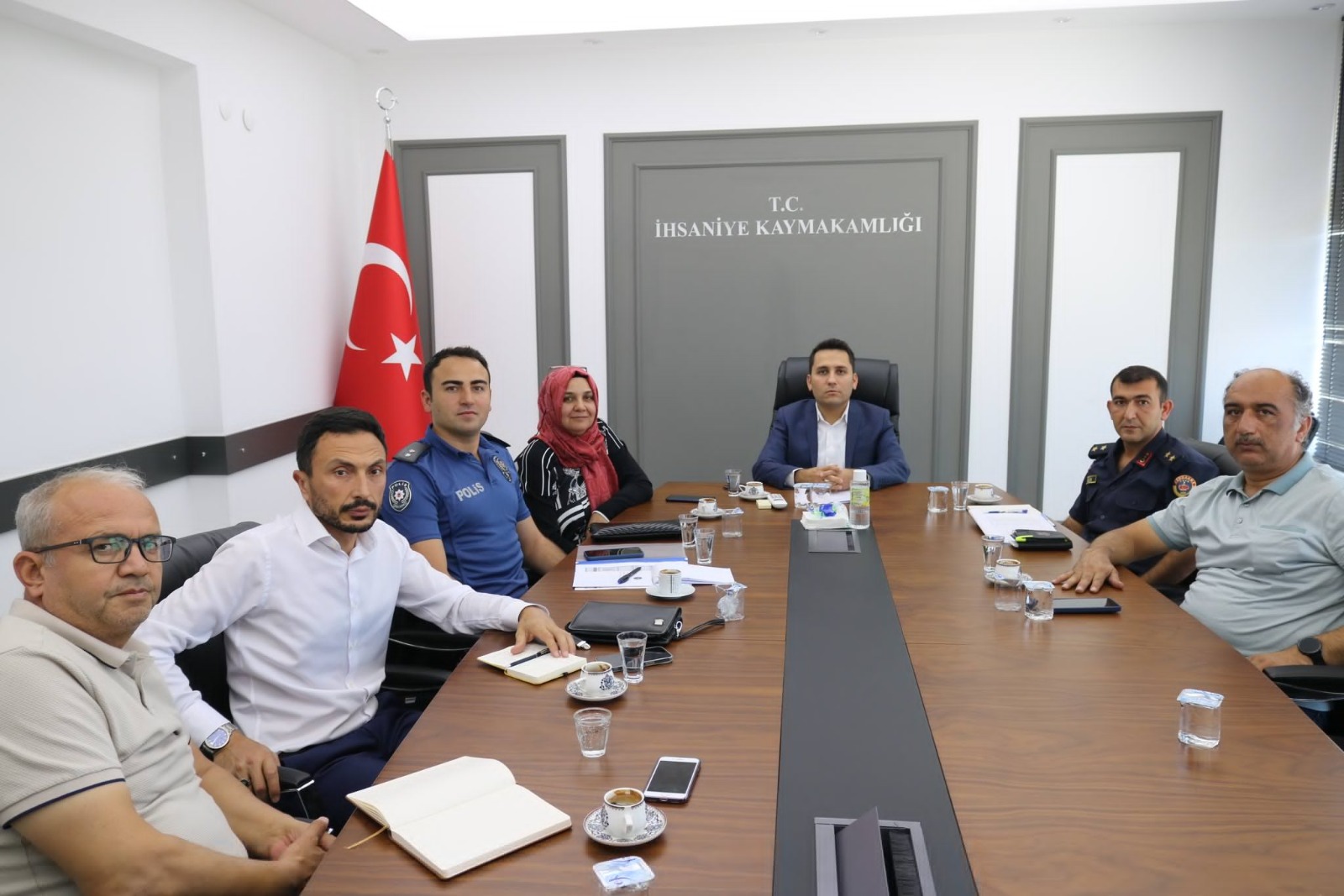 KAYMAKAM BİLDİRİCİ OKULLARLA İLGİLİ TOPLANTI YAPTI