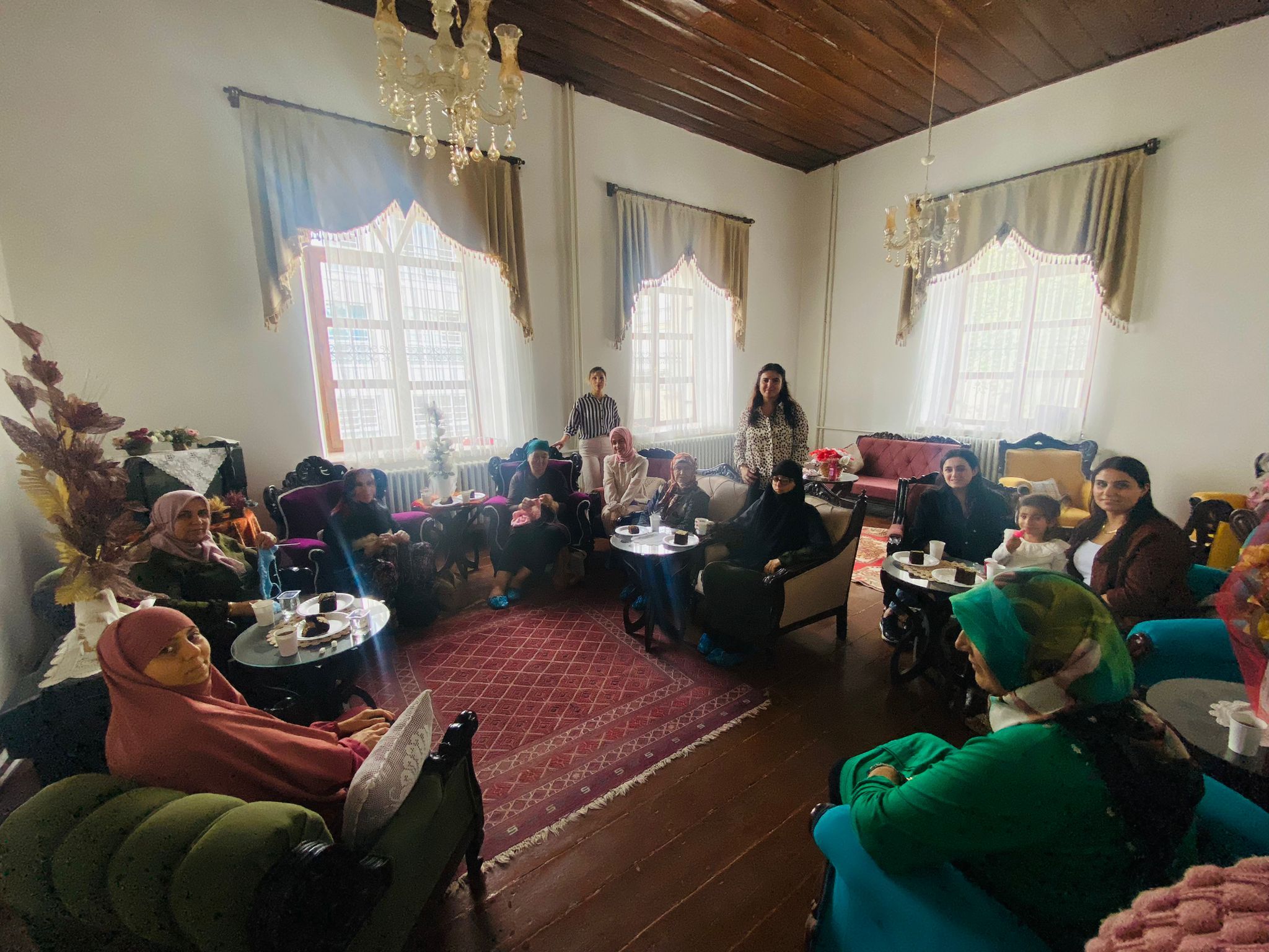 Kadınlar Emirdağ Kültür Evi'nde Hem Üretiyor Hem Sosyalleşiyor
