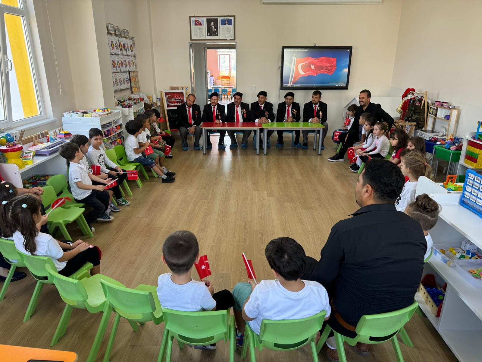 Minik Kalplerden Gazilere Anlamlı Ziyaret