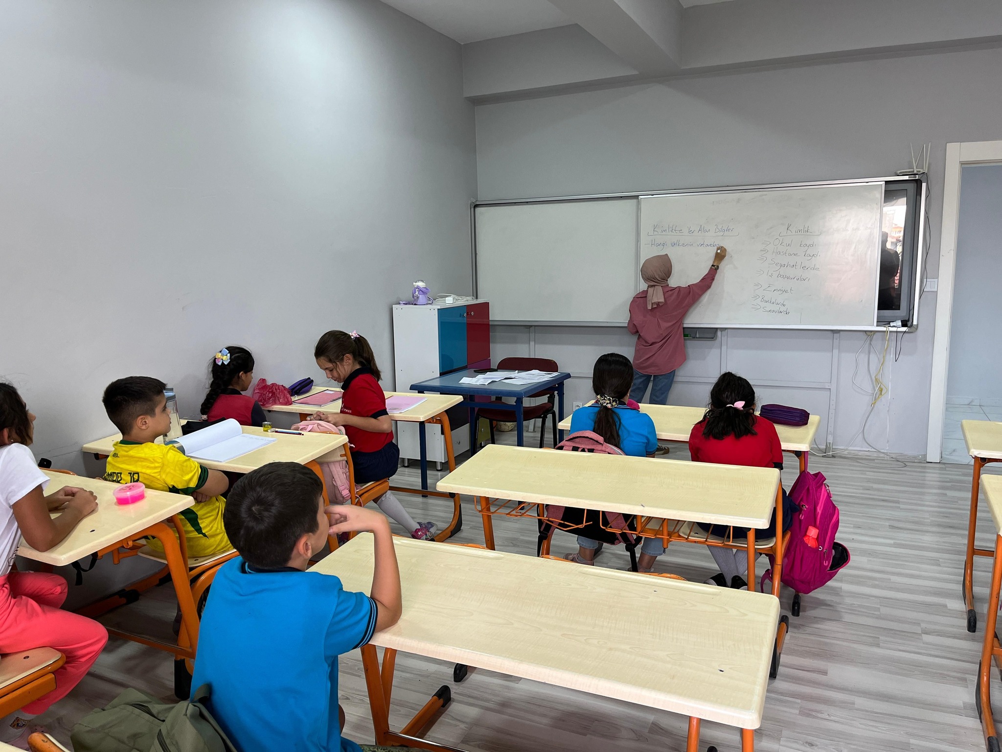 Emirdağ Belediyesi Gençlik Merkezi’nde Açılan Eğitime Destek Kurslarına Yoğun İlgi