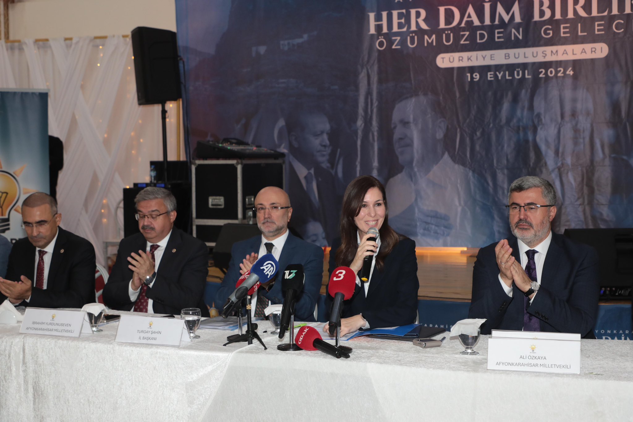 AK Parti’nin Etkili İsmi Karaaslan Afyon’da Teşkilat Mensuplarıyla Buluştu