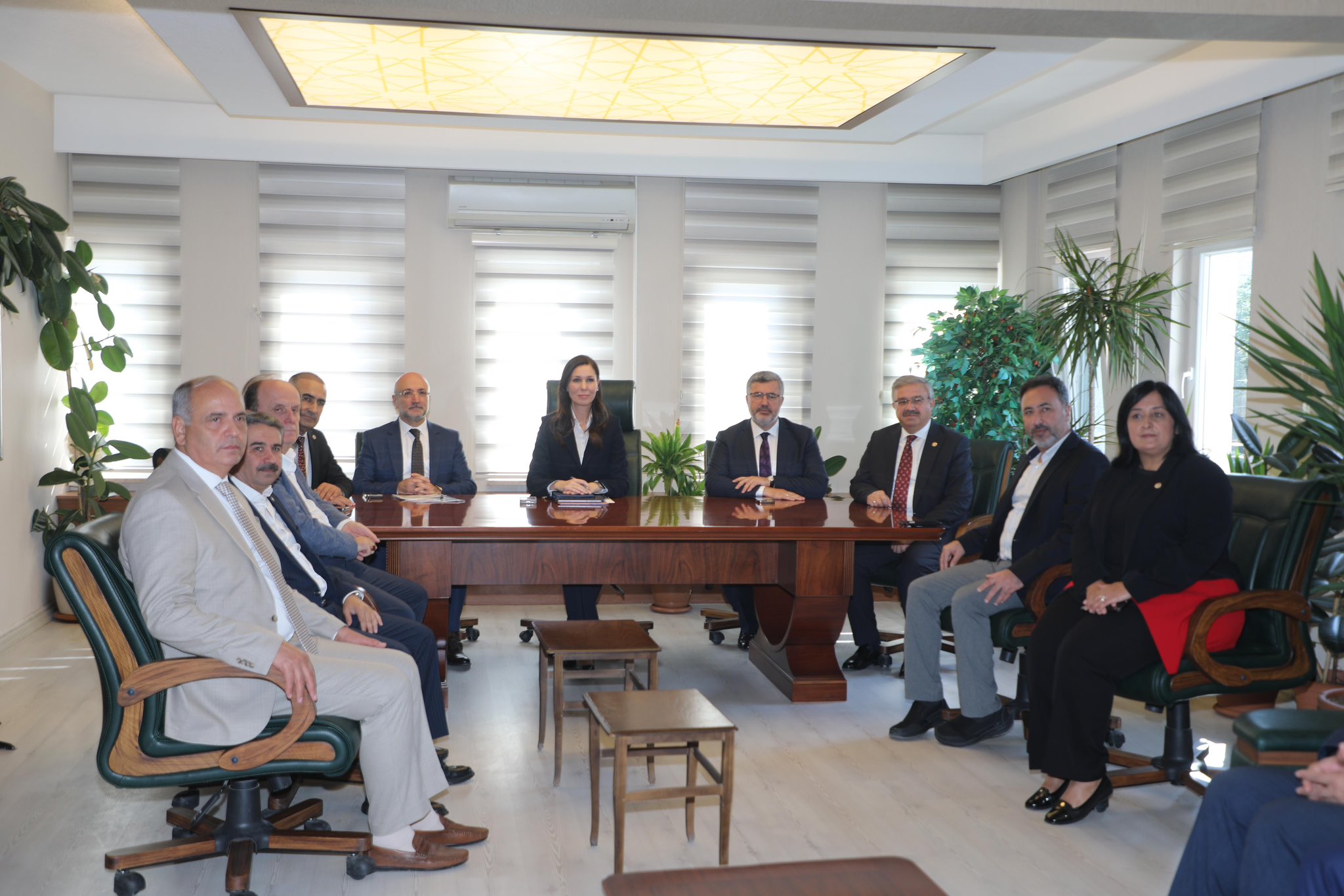 AK Parti’nin Etkili İsmi Karaaslan Afyon’da Teşkilat Mensuplarıyla Buluştu