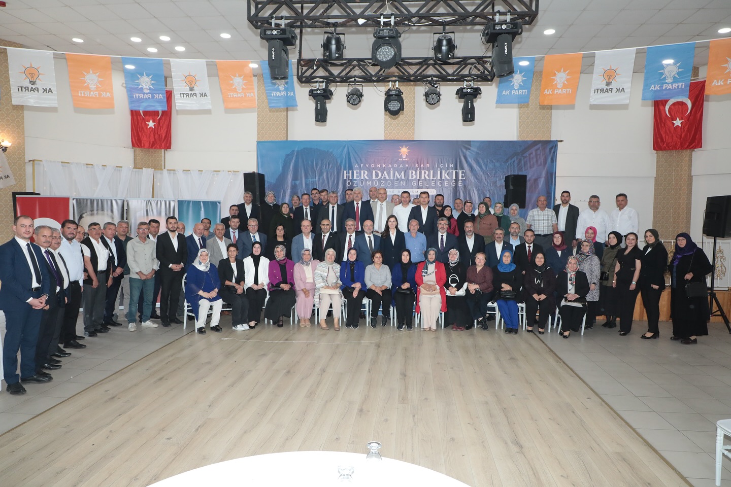 AK Parti’nin Etkili İsmi Karaaslan Afyon’da Teşkilat Mensuplarıyla Buluştu