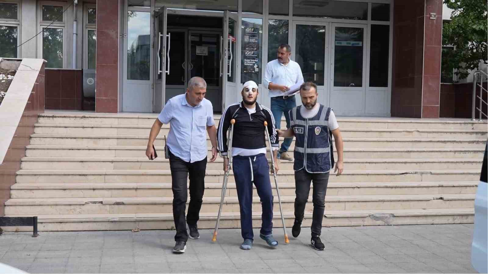 Bıçakladığı Babası Ambulansta Kalp Krizinden Öldü!