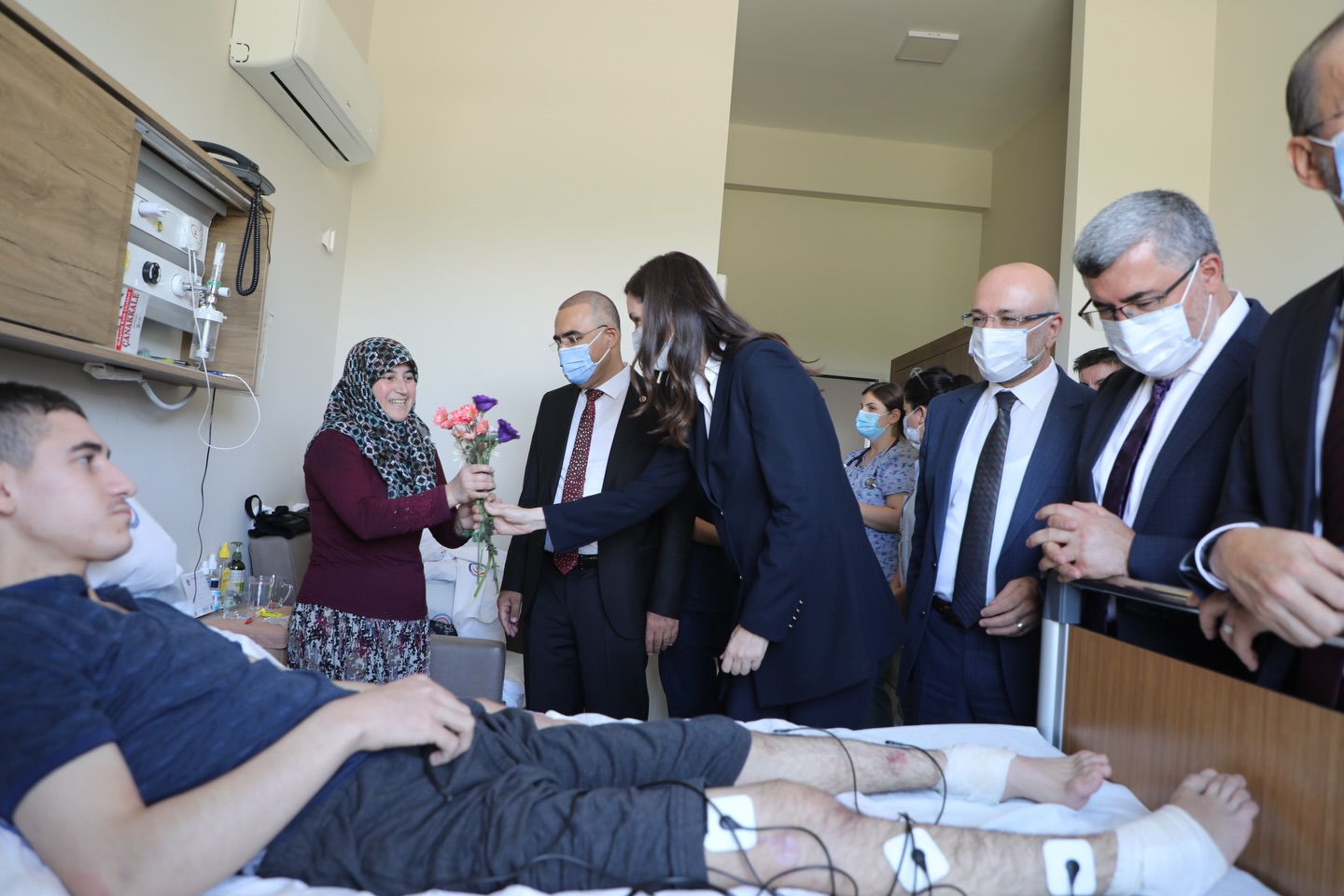 AK Parti Genel Başkan Yardımcısı Karaaslan, AFSÜ Palyatif Bakım Merkezi’ni Ziyaret Etti!