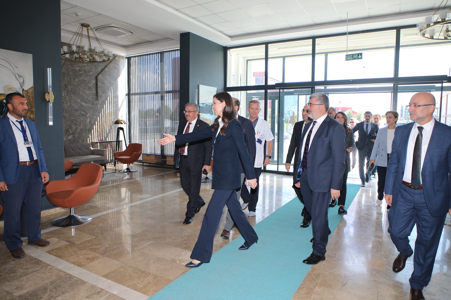 AK Parti Genel Başkan Yardımcısı Karaaslan, AFSÜ Palyatif Bakım Merkezi’ni Ziyaret Etti!