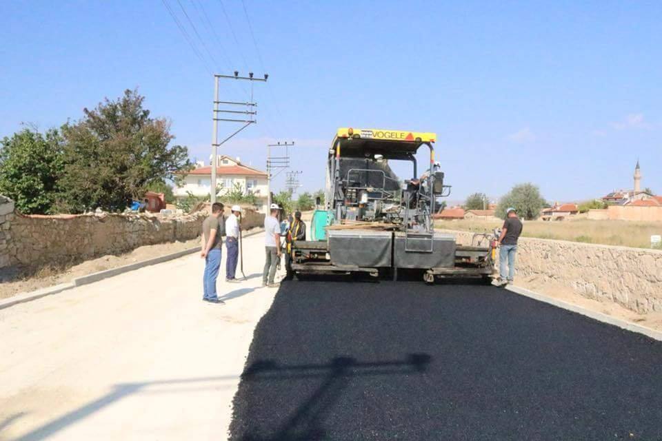 Bolvadin Belediye Başkanı Derviş Aynacı Asfaltlama Çalışmalarını Değerlendirdi