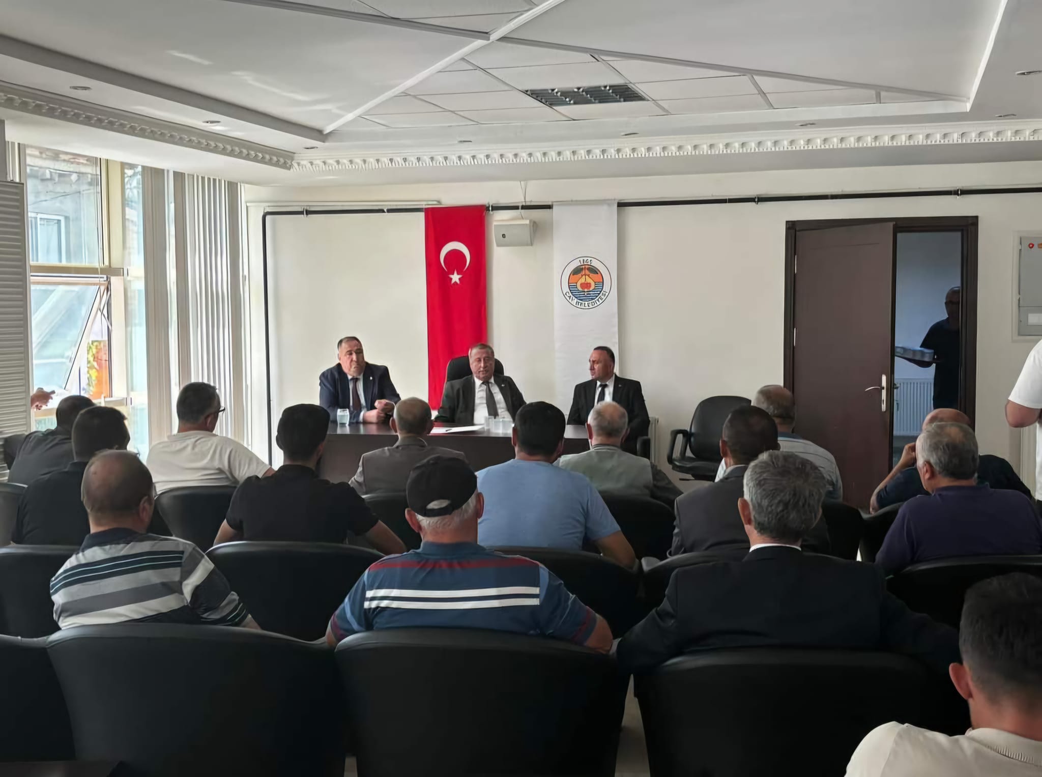 İYİ Parti Milletvekili Hakan Şeref Olgun  Çay Belediyesi’ni ziyaret etti
