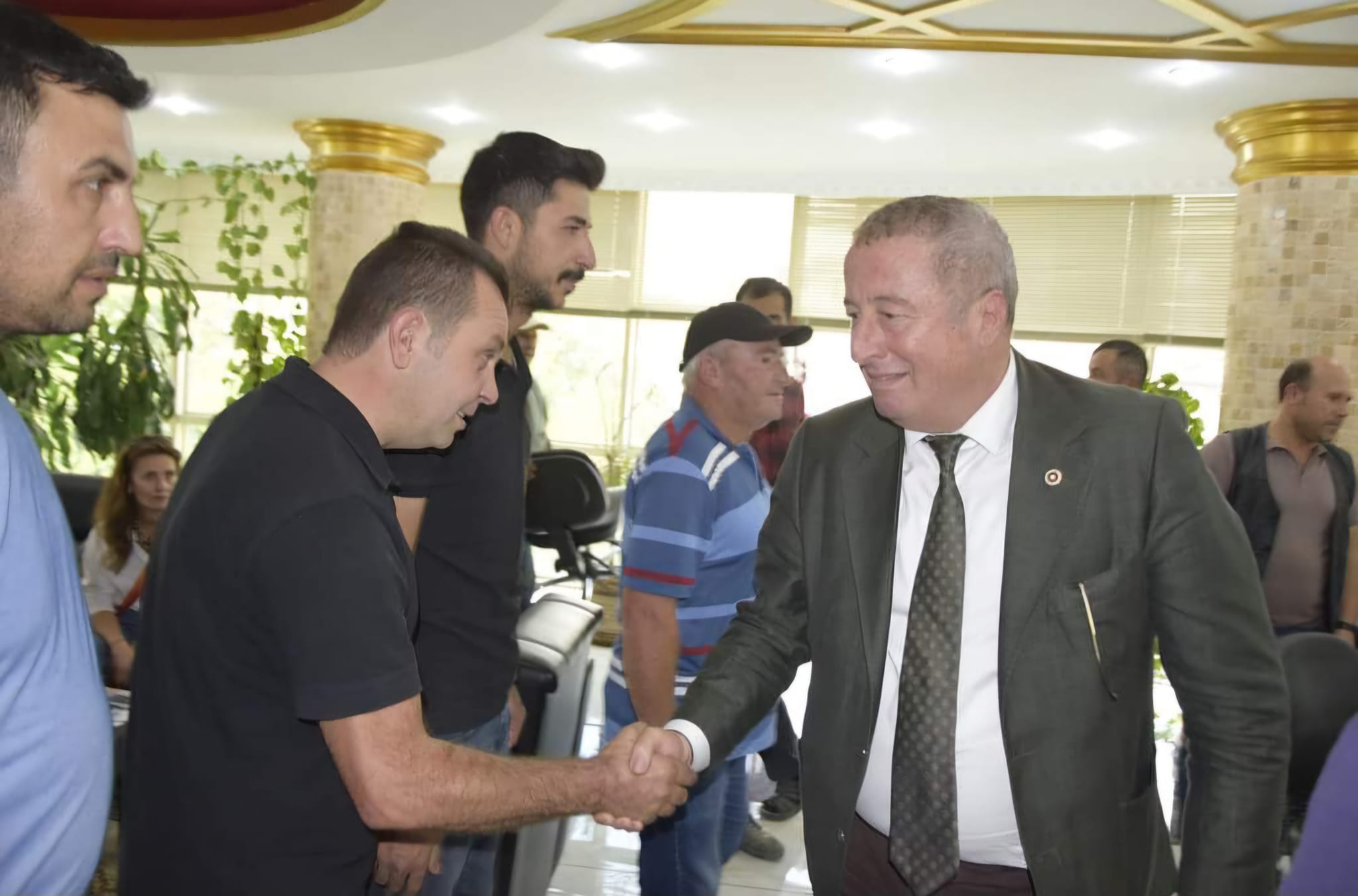 İYİ Parti Milletvekili Hakan Şeref Olgun  Çay Belediyesi’ni ziyaret etti