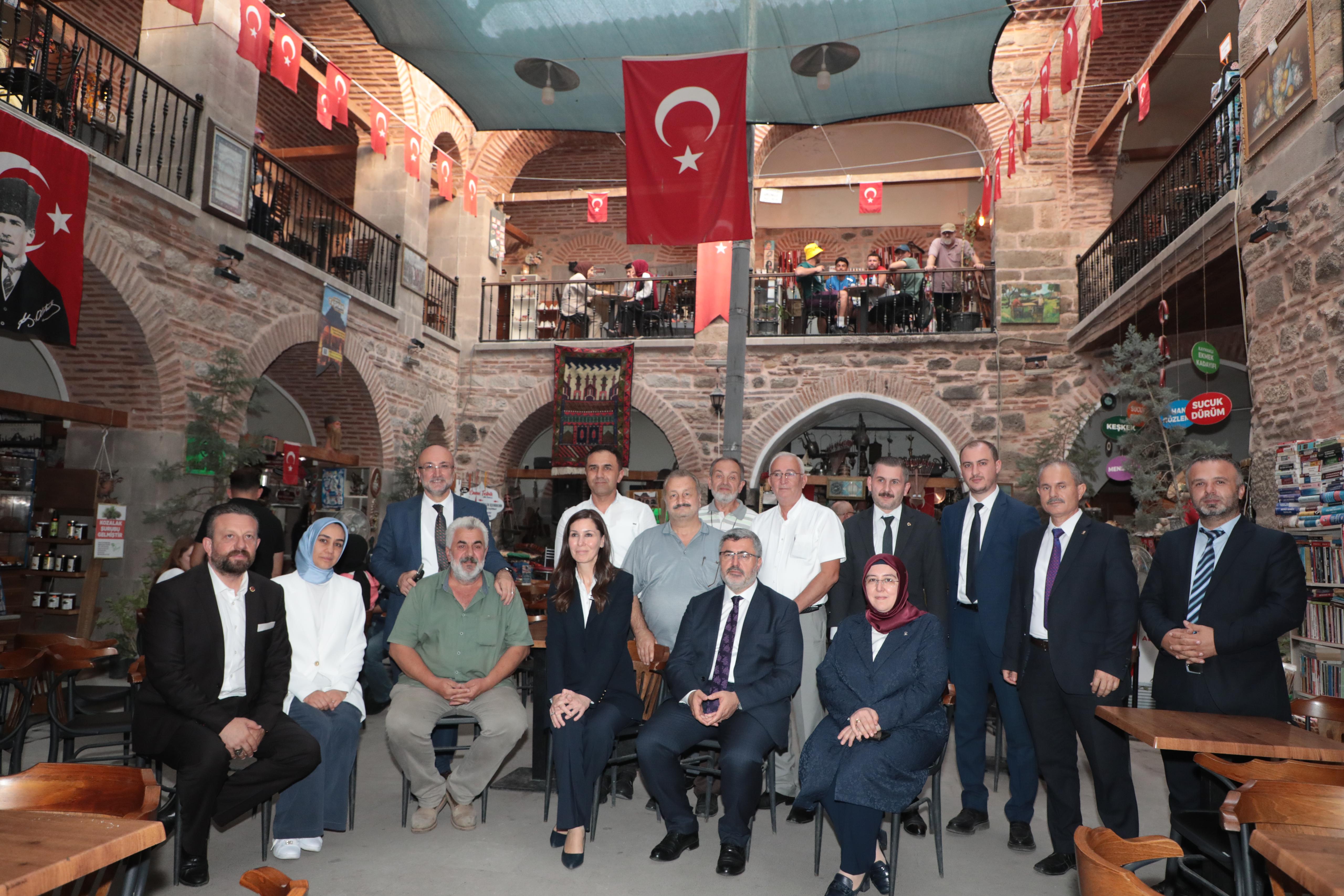 AK Parti'li Karaaslan, Afyonkarahisar'da "Gençlik Buluşması"nda konuştu: "Daha adil bir dünya için mücadele edeceğiz"