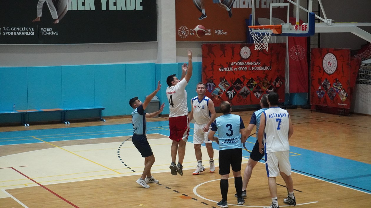 Afyonkarahisar’da Kamu Takımları Arasında Kıyasıya Rekabet Yaşandı
