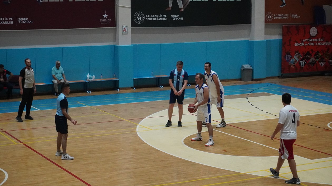 Afyonkarahisar’da Kamu Takımları Arasında Kıyasıya Rekabet Yaşandı