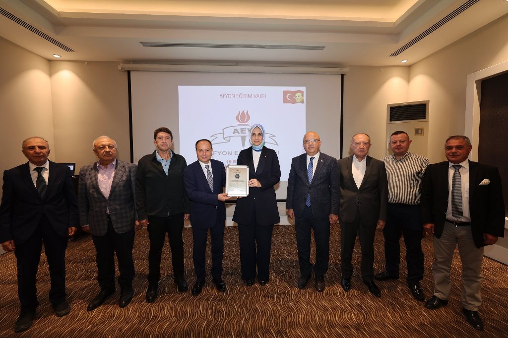 AEV YÖNETİM KURULU TOPLANTISI VALİ YİĞİTBAŞI'NIN KATILIMIYLA YAPILDI