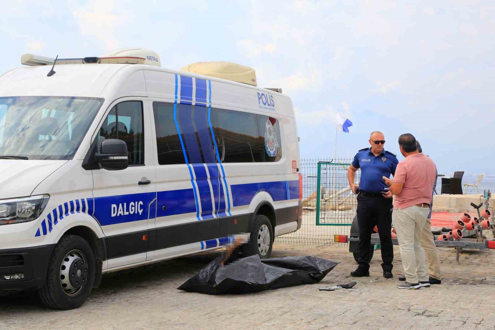 Deniz Yüzeyinde Bir Kişinin Cansız Bedeni Bulundu!