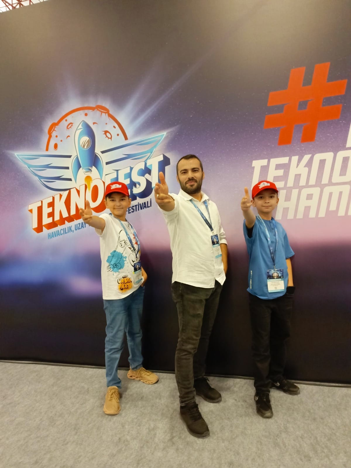 AFYONKARAHİSAR VALİLİĞİ'NDEN "MOR ŞİMŞEKLER TAKIMI"NA TEBRİK MESAJI