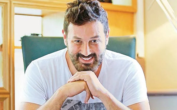 Ünlü Şarkıcı Metin Arolat Hayatını Kaybetti!  Menajerinden Acı Açıklama: “Sevenlerinin başı sağ olsun”