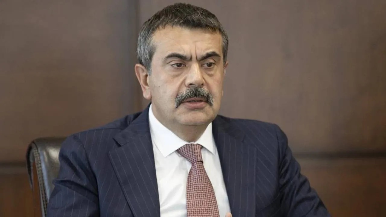 Milli Eğitim Bakanı Yusuf Tekin, kayıt parası tartışmasına noktayı koydu