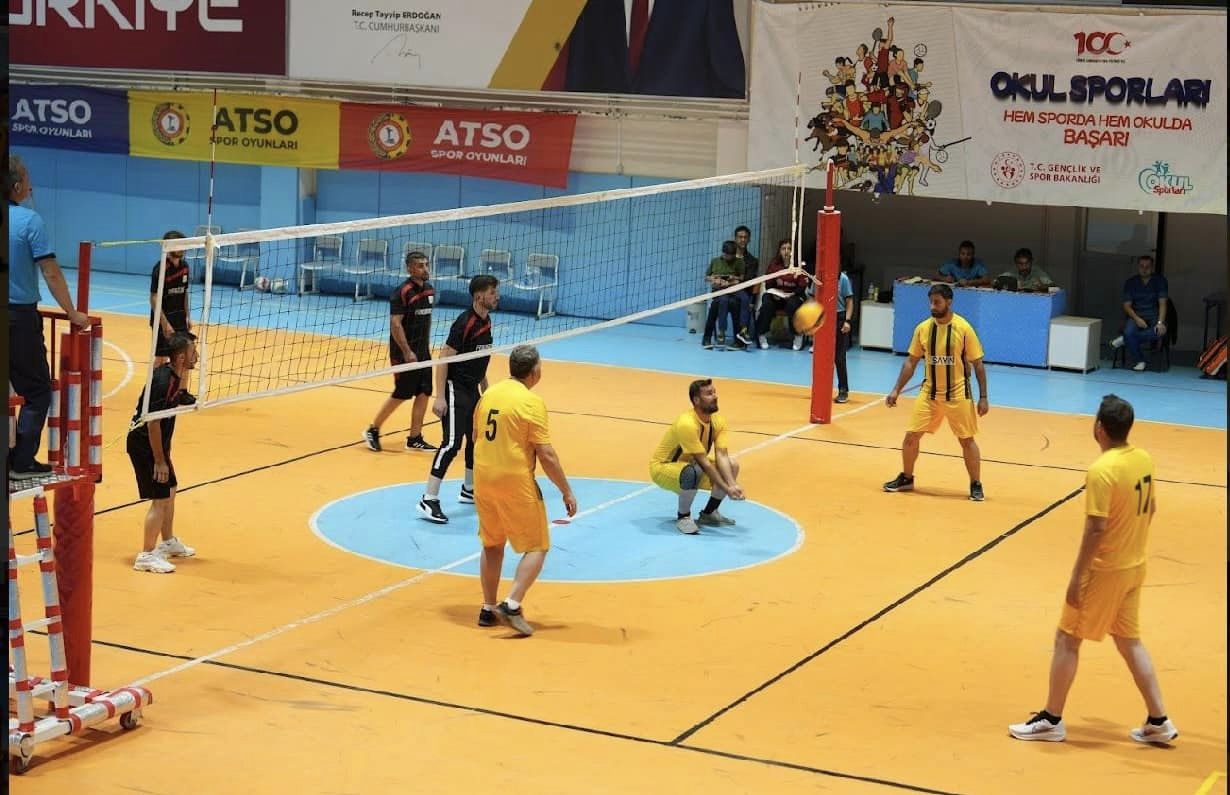 18. ATSO SPOR OYUNLARI VOLEYBOL MÜSABAKALARI BAŞLADI