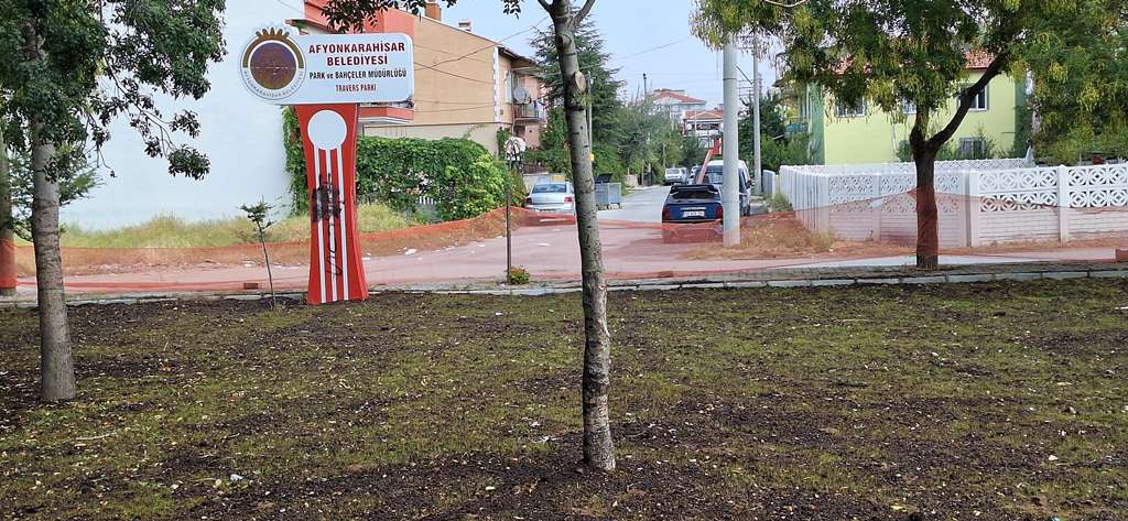 TRAVERS PARKI YEŞİLLENDİRİLDİ