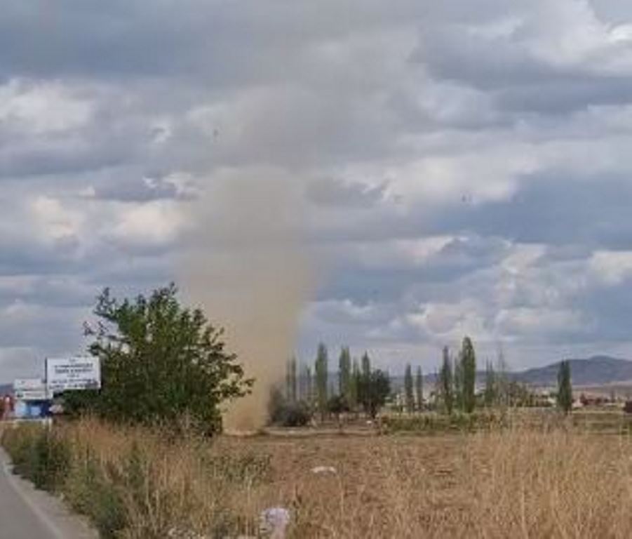 AFYON'DA YAŞANAN HORTUM KAMERALARA BÖYLE YANSIDI