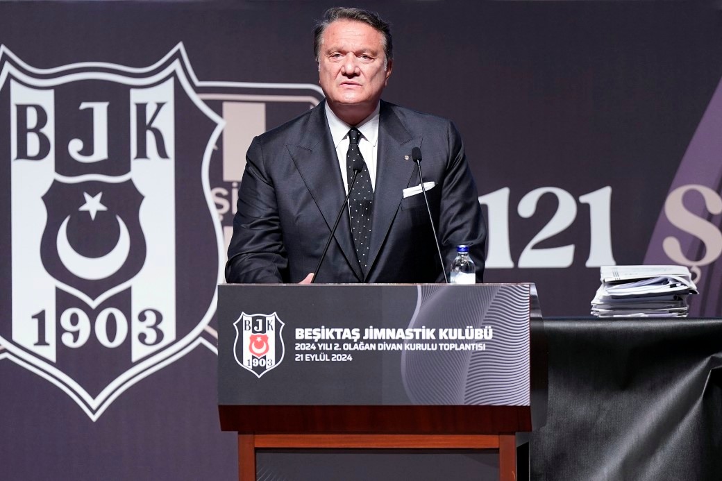 Hasan Arat: "Beşiktaş ayağa kalkmış ve hedeflerine koşmaktadır"