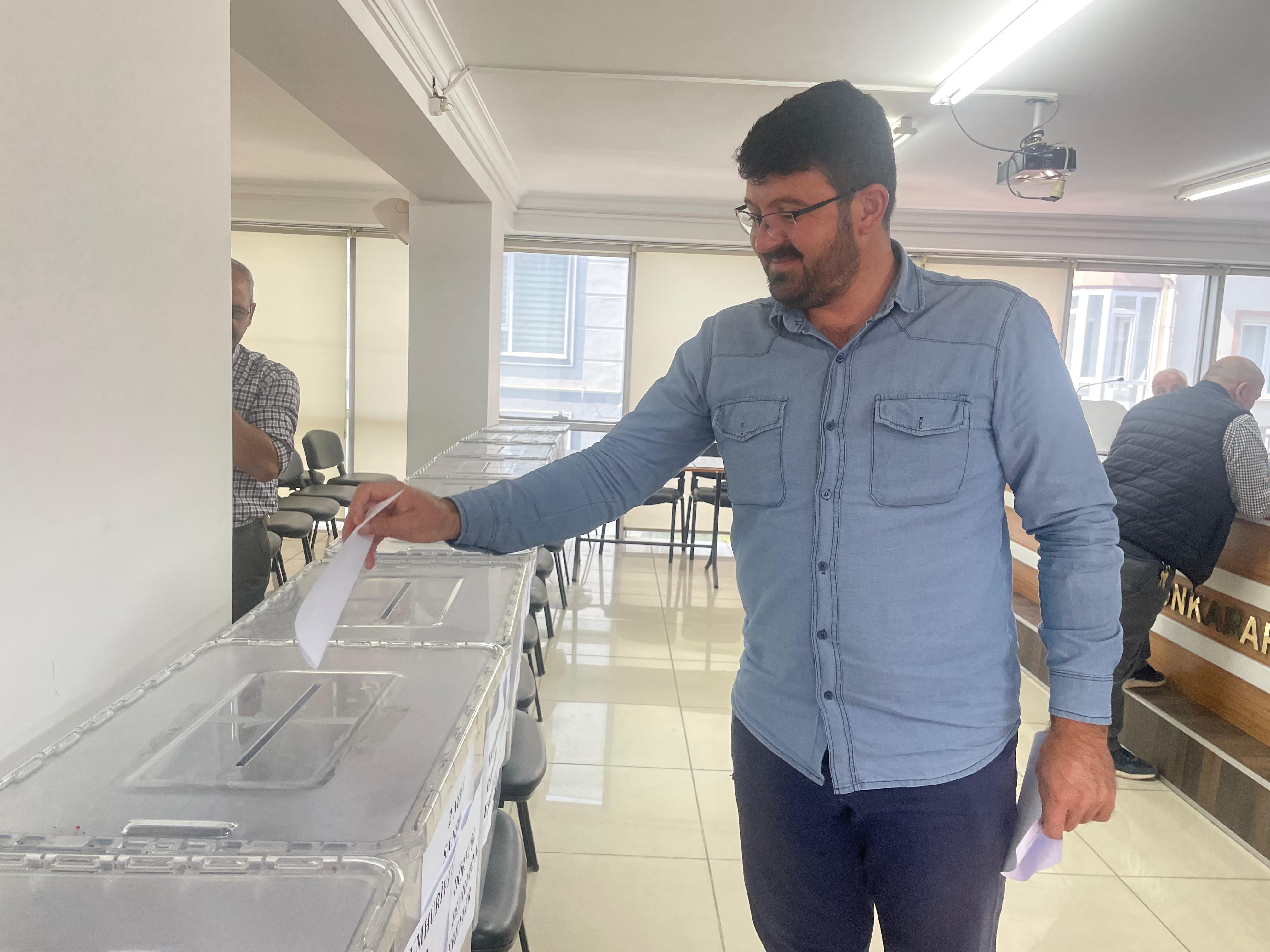 Ak Parti Afyonkarahisar Merkez İlçe 8. Olağan Kongresi İçin Delege Seçimi Devam Ediyor