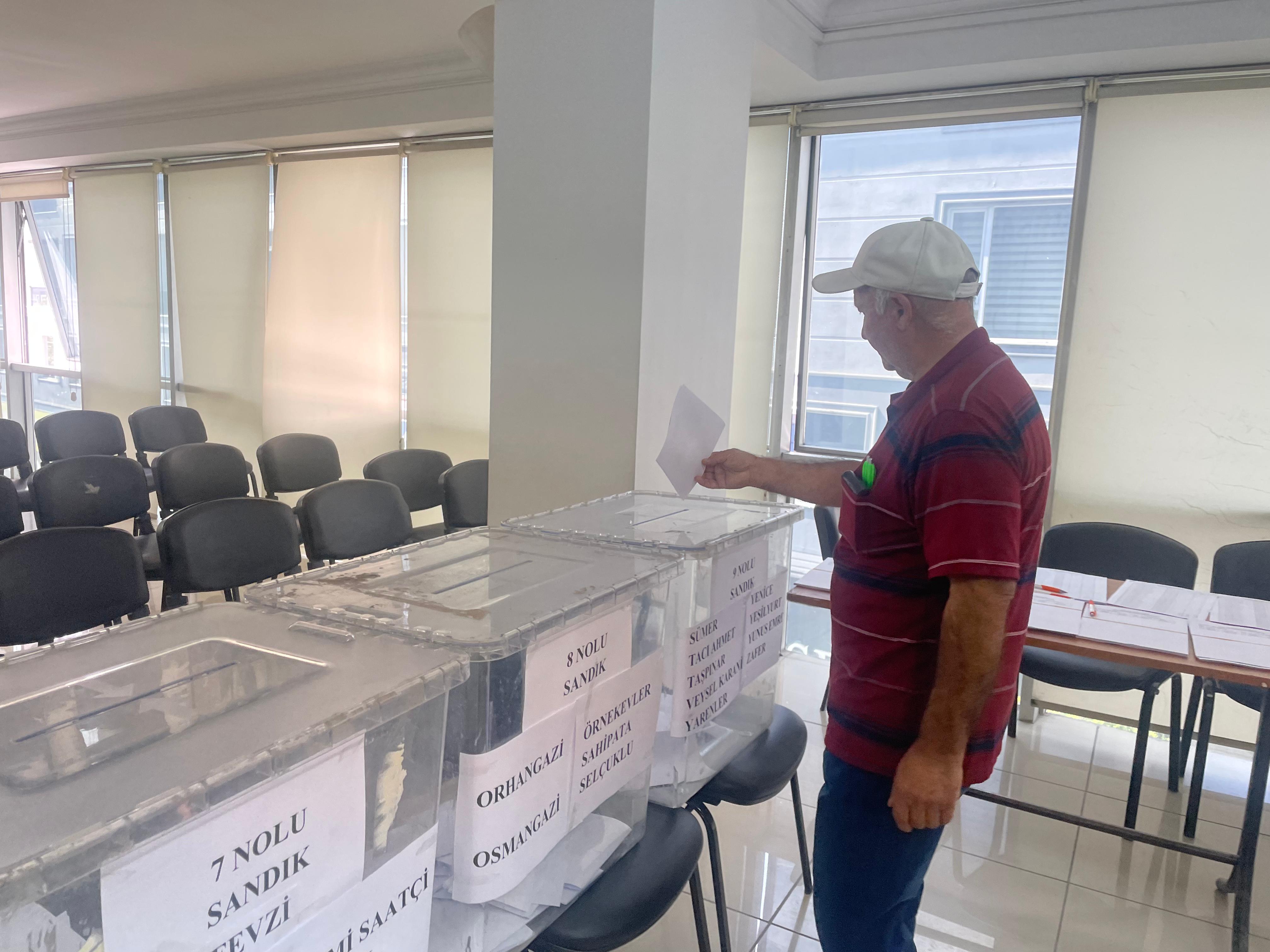 Ak Parti Afyonkarahisar Merkez İlçe 8. Olağan Kongresi İçin Delege Seçimi Devam Ediyor
