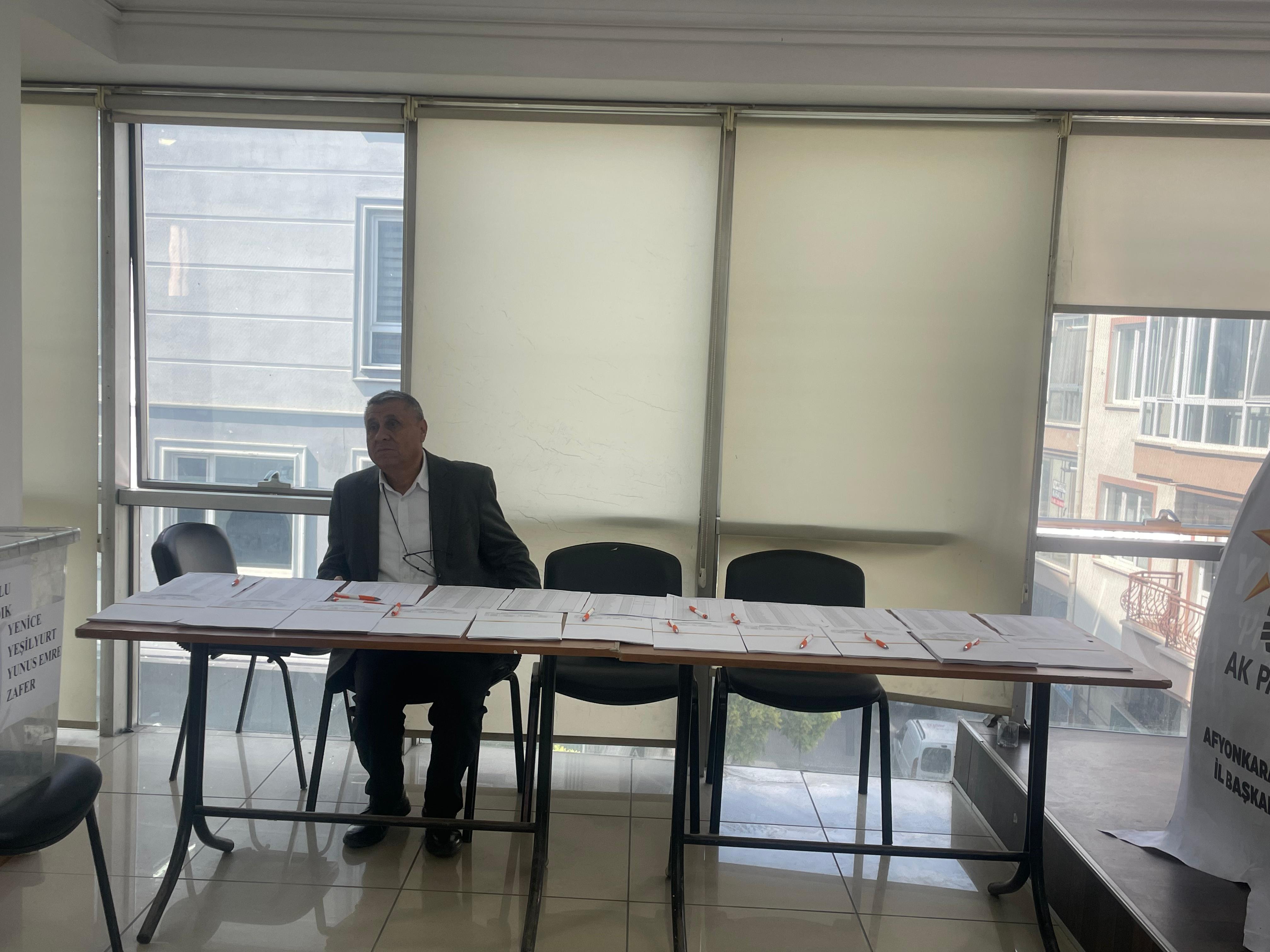 Ak Parti Afyonkarahisar Merkez İlçe 8. Olağan Kongresi İçin Delege Seçimi Devam Ediyor