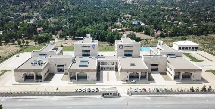 AFYONKARAHİSAR'DA DEV SİBER DOLANDIRICILIK OPERASYONU: 20 ŞÜPHELİ GÖZALTINDA