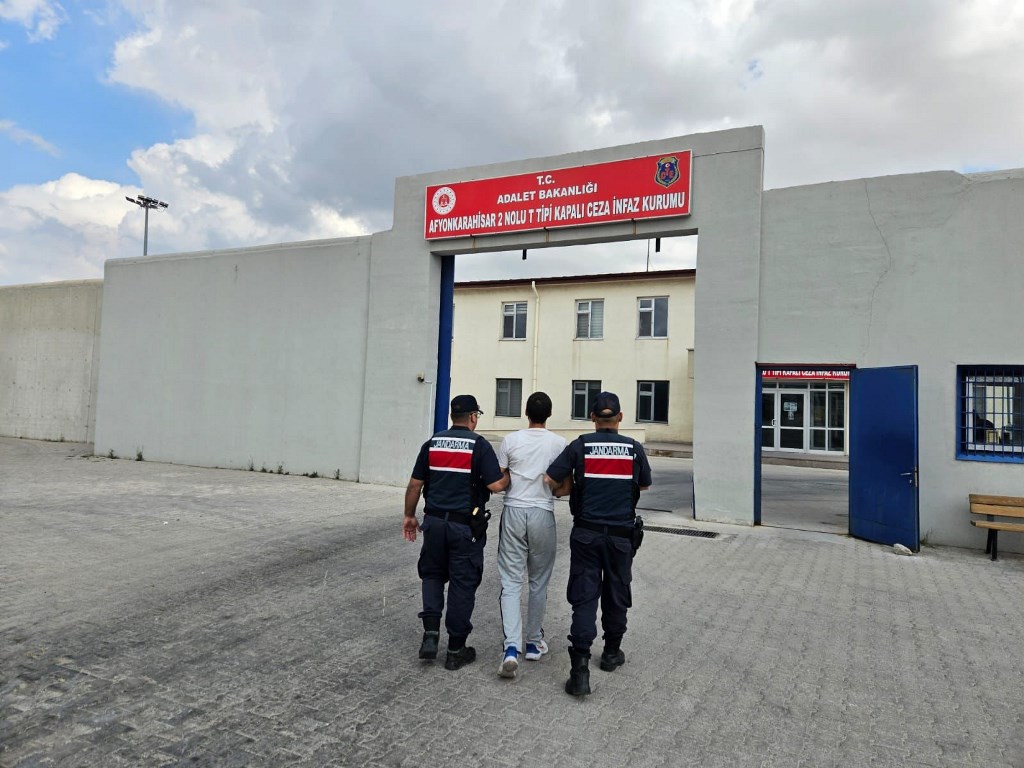 2 YIL 6 AY HAPİS CEZASI İLE ARANAN ŞAHIS İHSANİYE’DE YAKALANDI