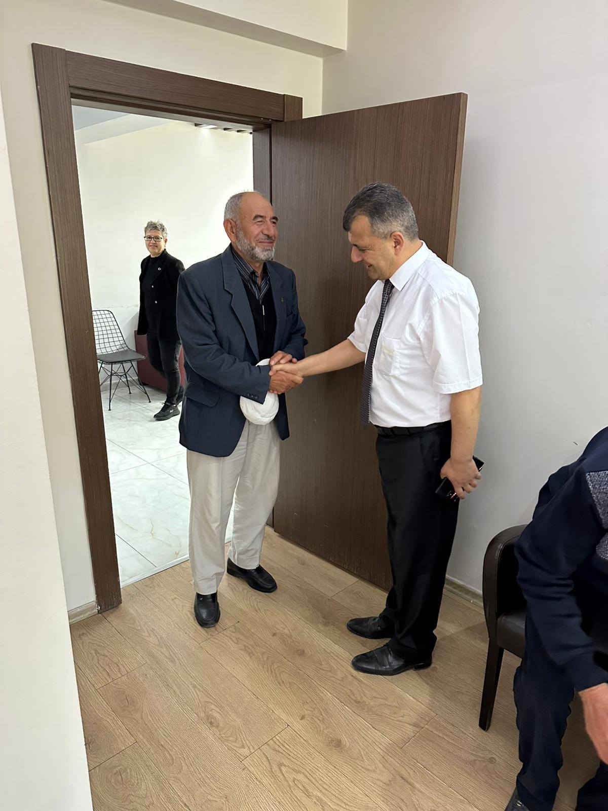 GAZİ VE ŞEHİT AİLELERİNDEN EMİRDAĞ BELEDİYE BAŞKANI SERKAN KOYUNCU’YA ZİYARET