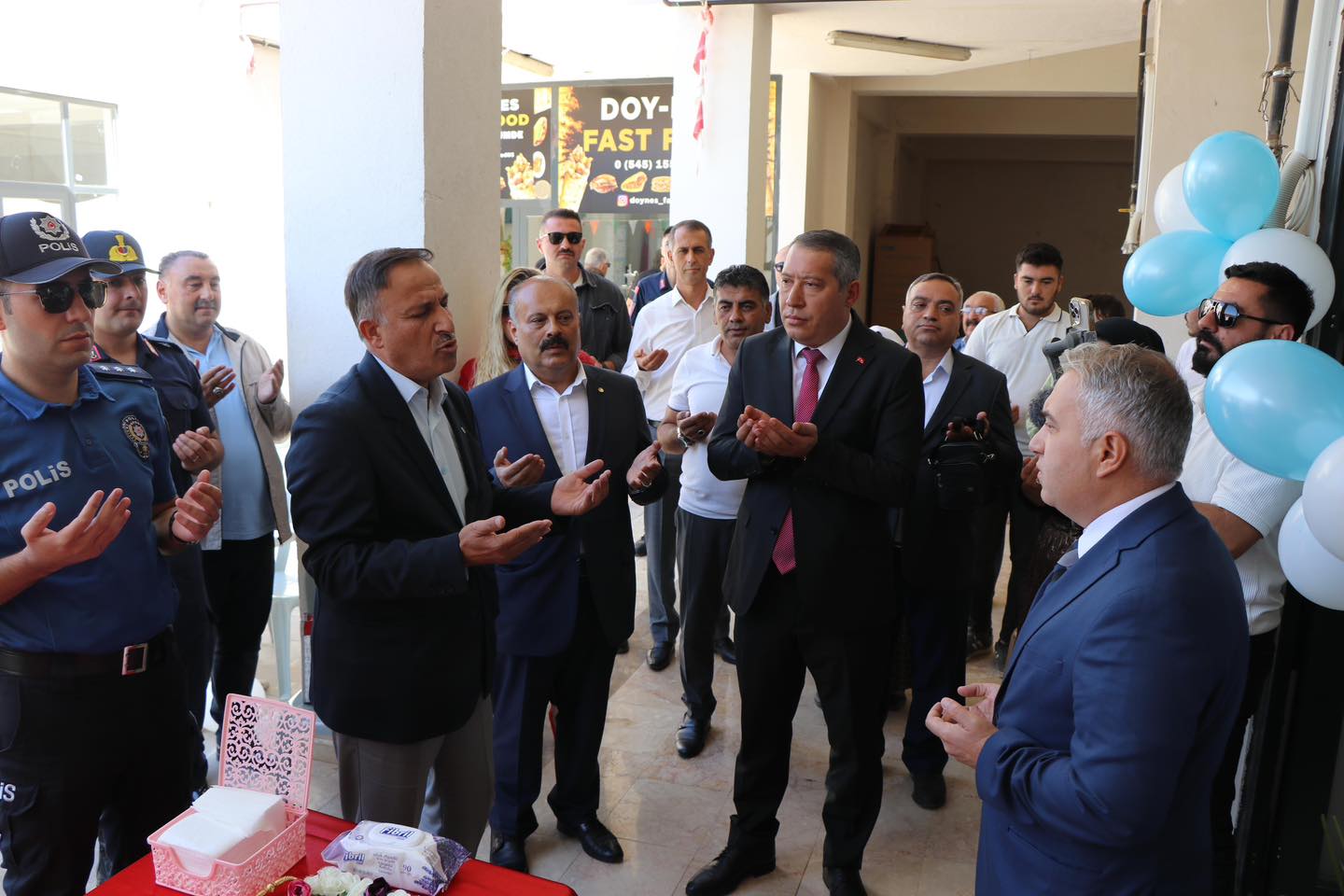 DİNAR BELEDİYE BAŞKANI TOPÇU KUZEY KATMER İŞLETMESİNİN AÇILIŞINA KATILDI.