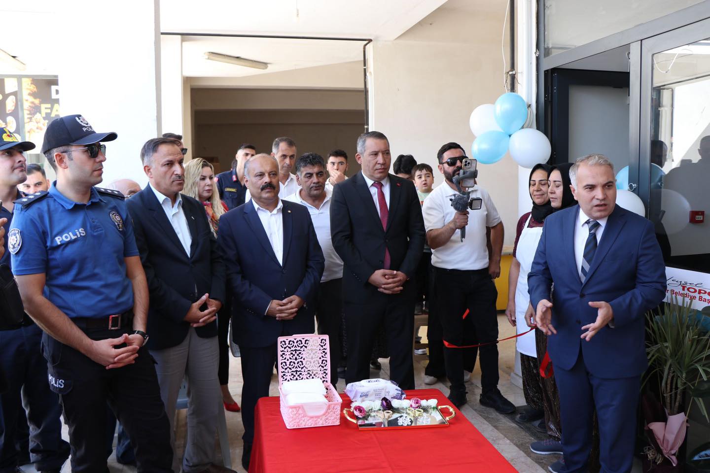 DİNAR BELEDİYE BAŞKANI TOPÇU KUZEY KATMER İŞLETMESİNİN AÇILIŞINA KATILDI.
