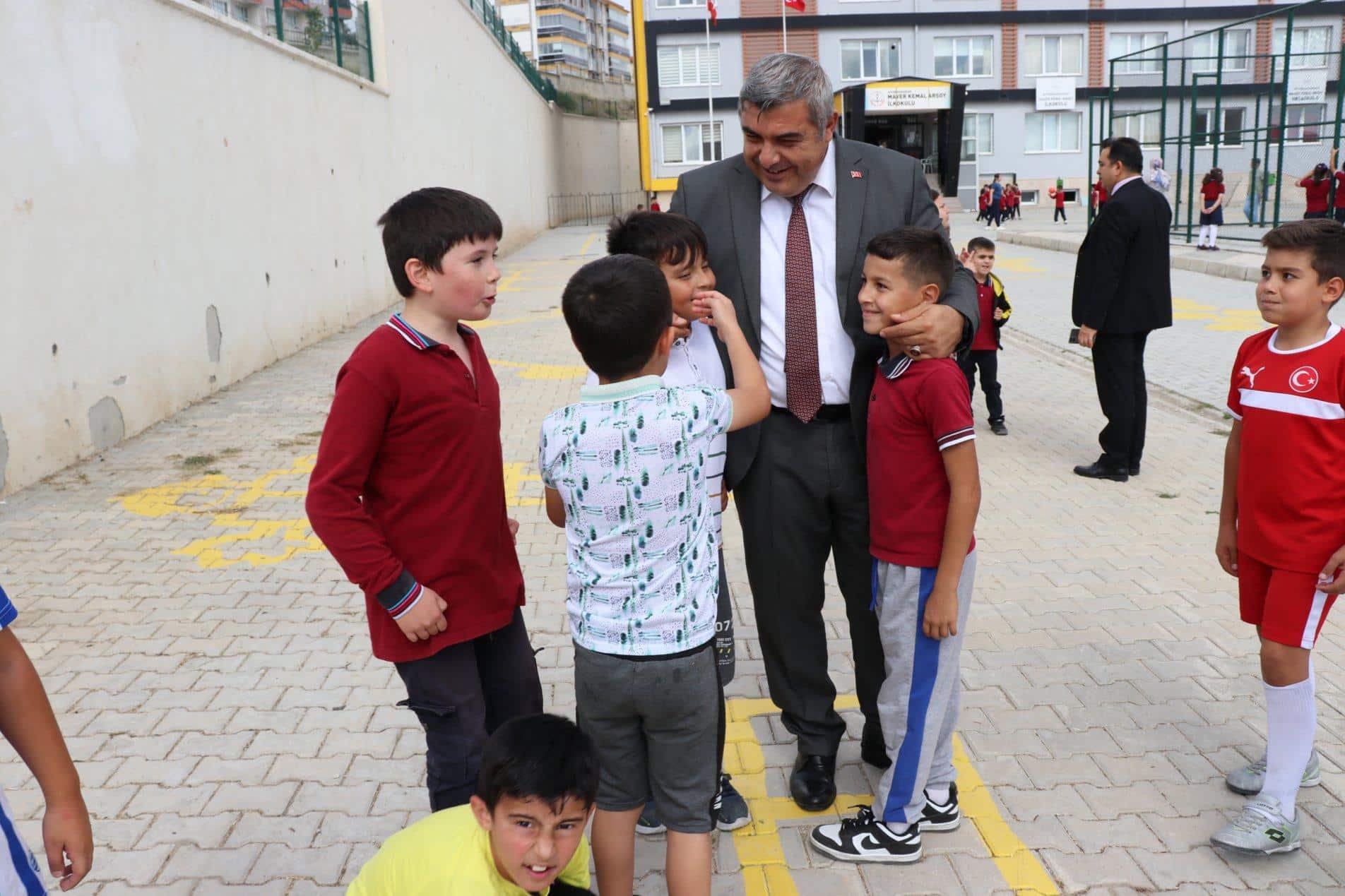 SÜNNETCİ'DEN MAVER KEMAL ARSOY İLKOKULU VE ORTAOKULU'NA ZİYARET
