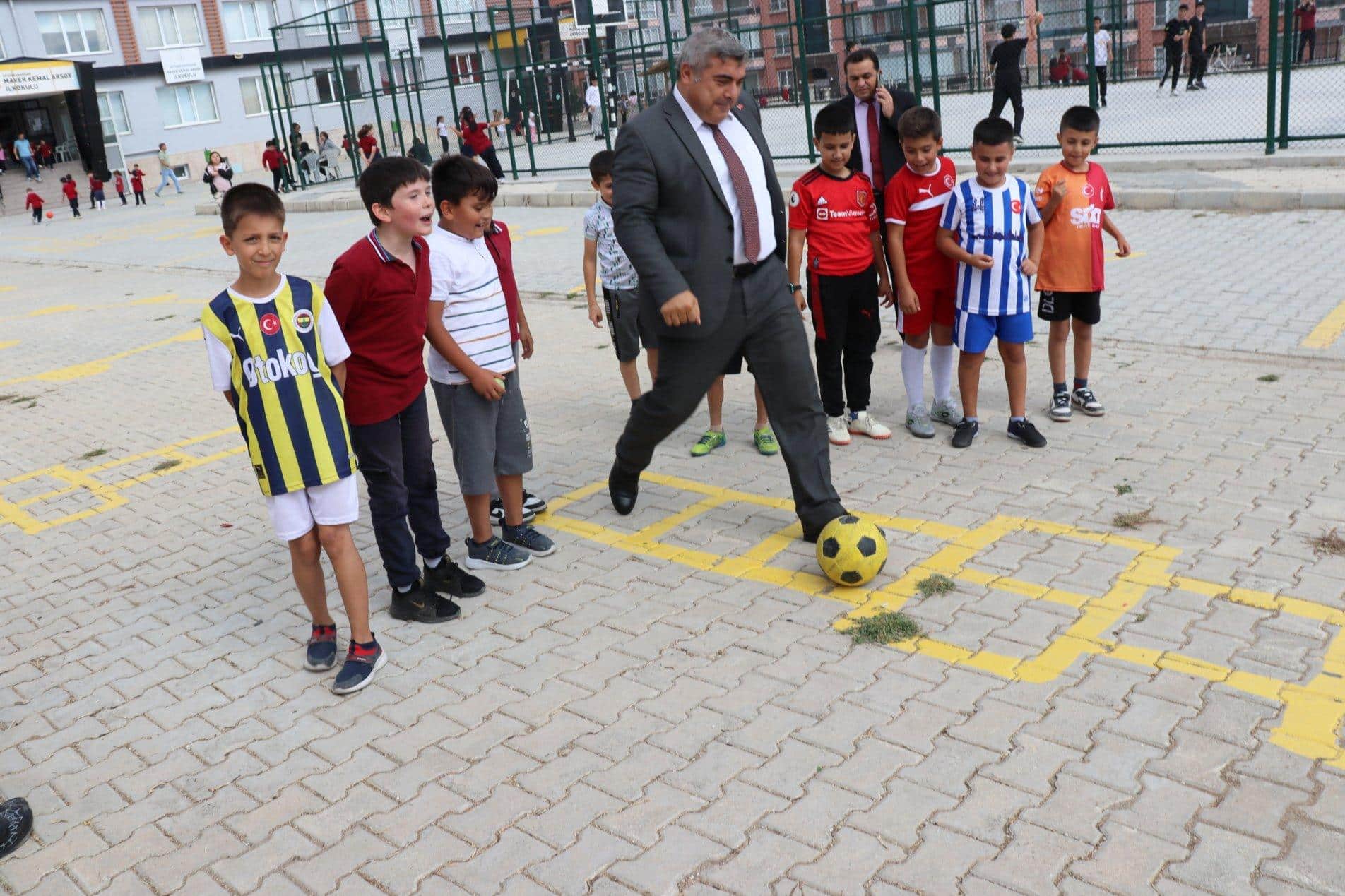 SÜNNETCİ'DEN MAVER KEMAL ARSOY İLKOKULU VE ORTAOKULU'NA ZİYARET