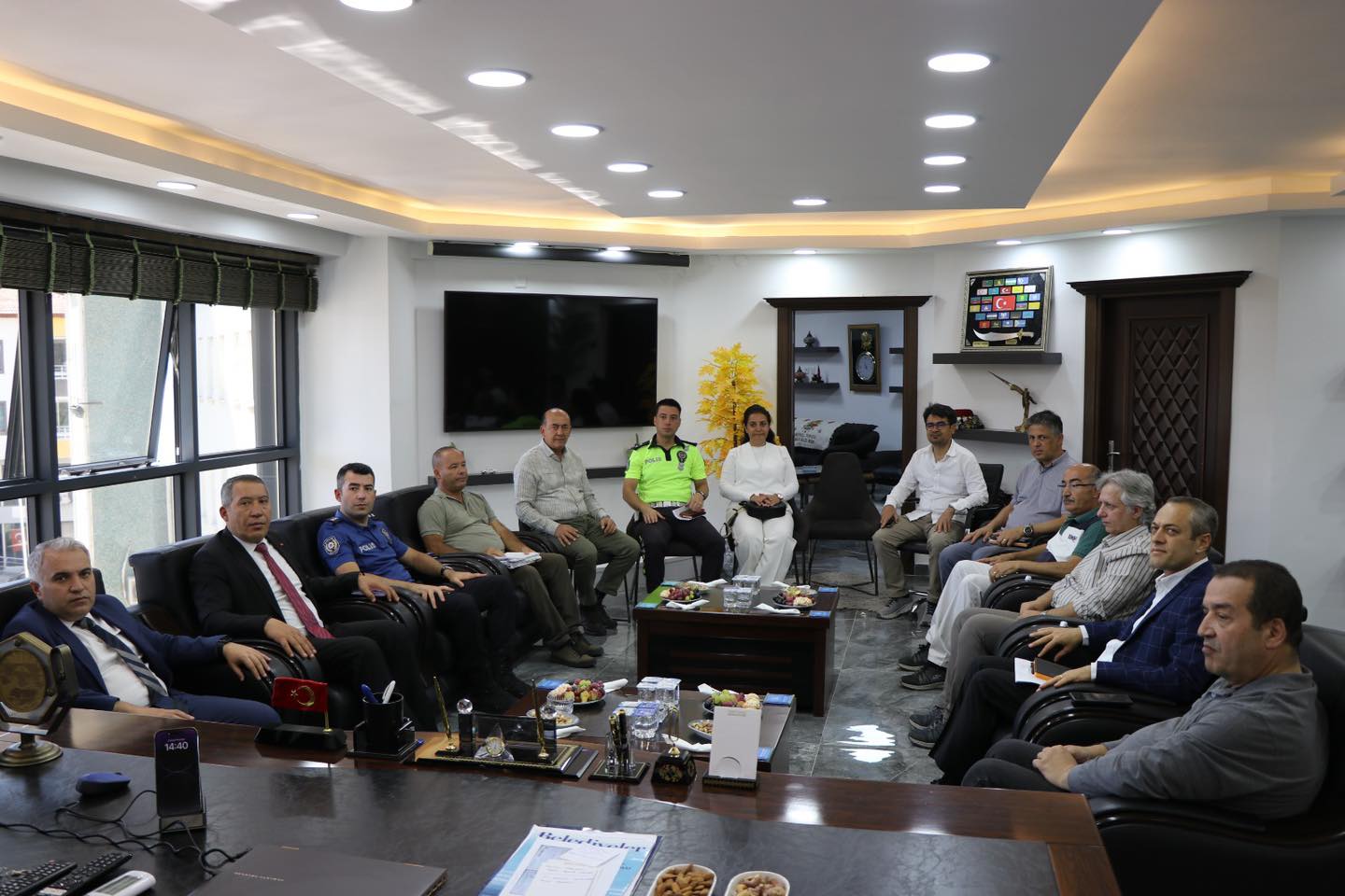 DİNAR TRAFİĞİ TOPLANTIDA DERİNLEMESİNE ELE ALINDI
